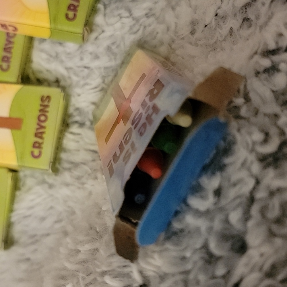 He is Risen Crayons Set Of Five With Four Assorted Crayons Per Box New In Box - Picture 2 of 2
